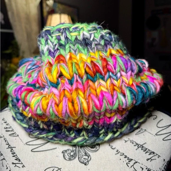 Hand Knit Luxury Infinity Cowl•One of a Kind Chunky Boho Scarf •Artisan Knitwear - Picture 4 of 17